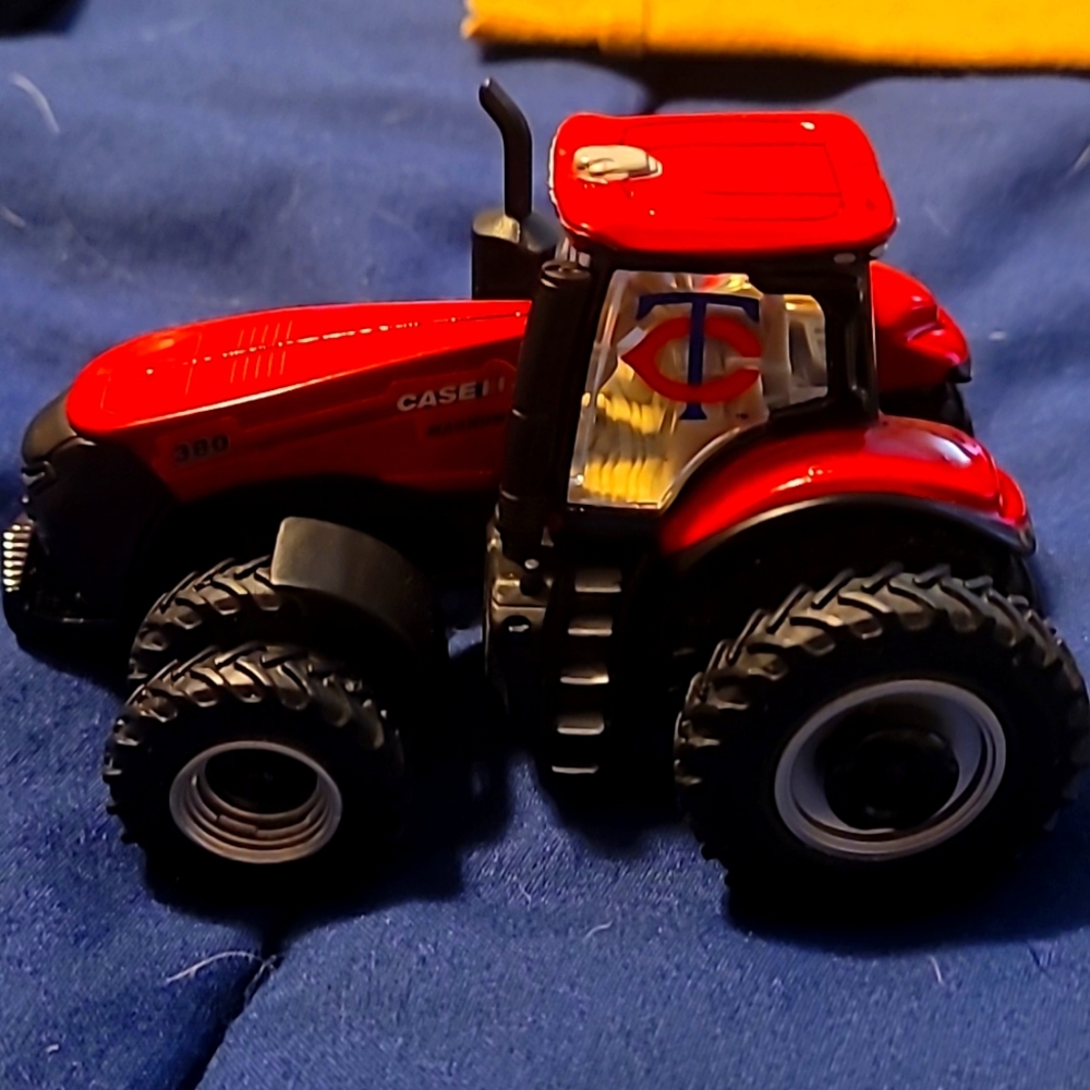 Ertl twins special edition case 2019 380